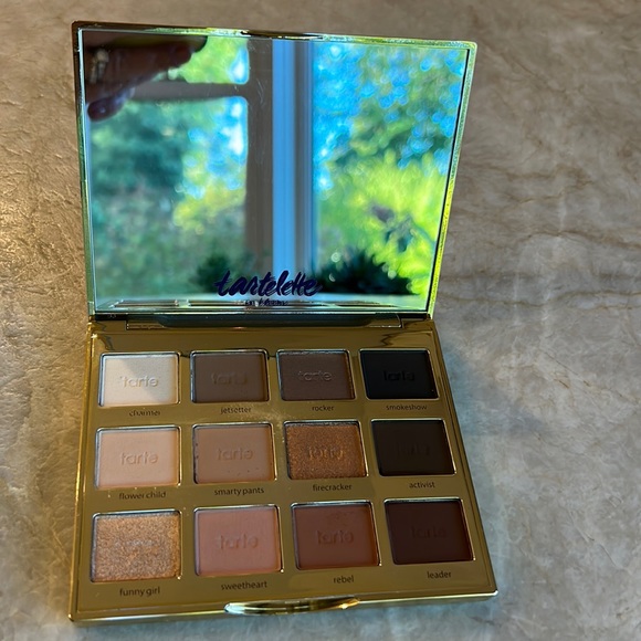 Tarte Tartelette™ In Bloom Clay Eyeshadow Palette. 12 shadows. Warm Hues - Picture 3 of 8